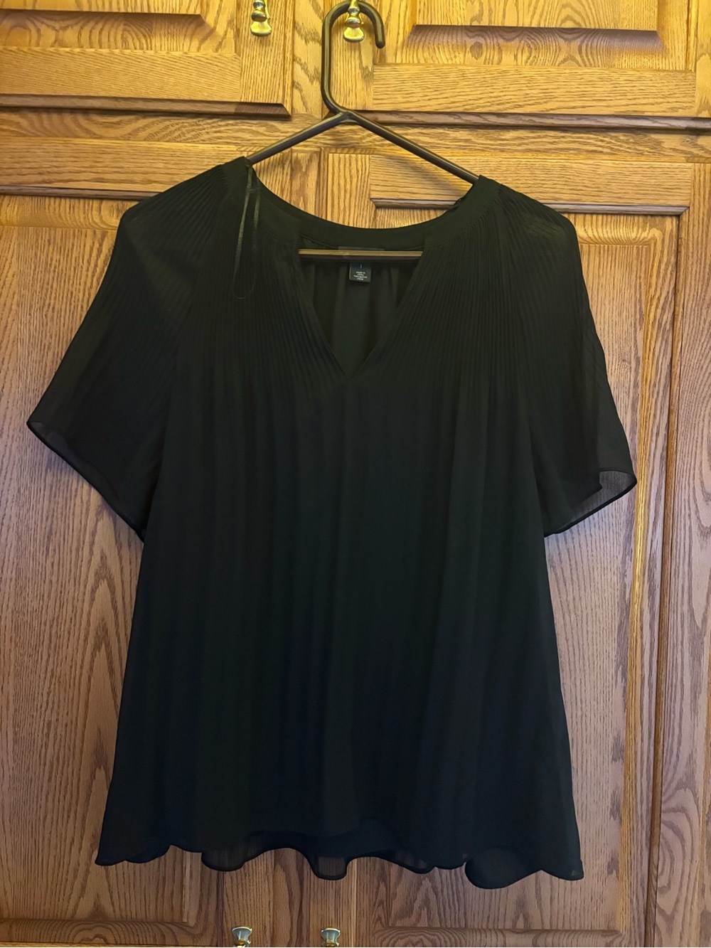 Halogen Black Women’s Pleated V-Neck Top